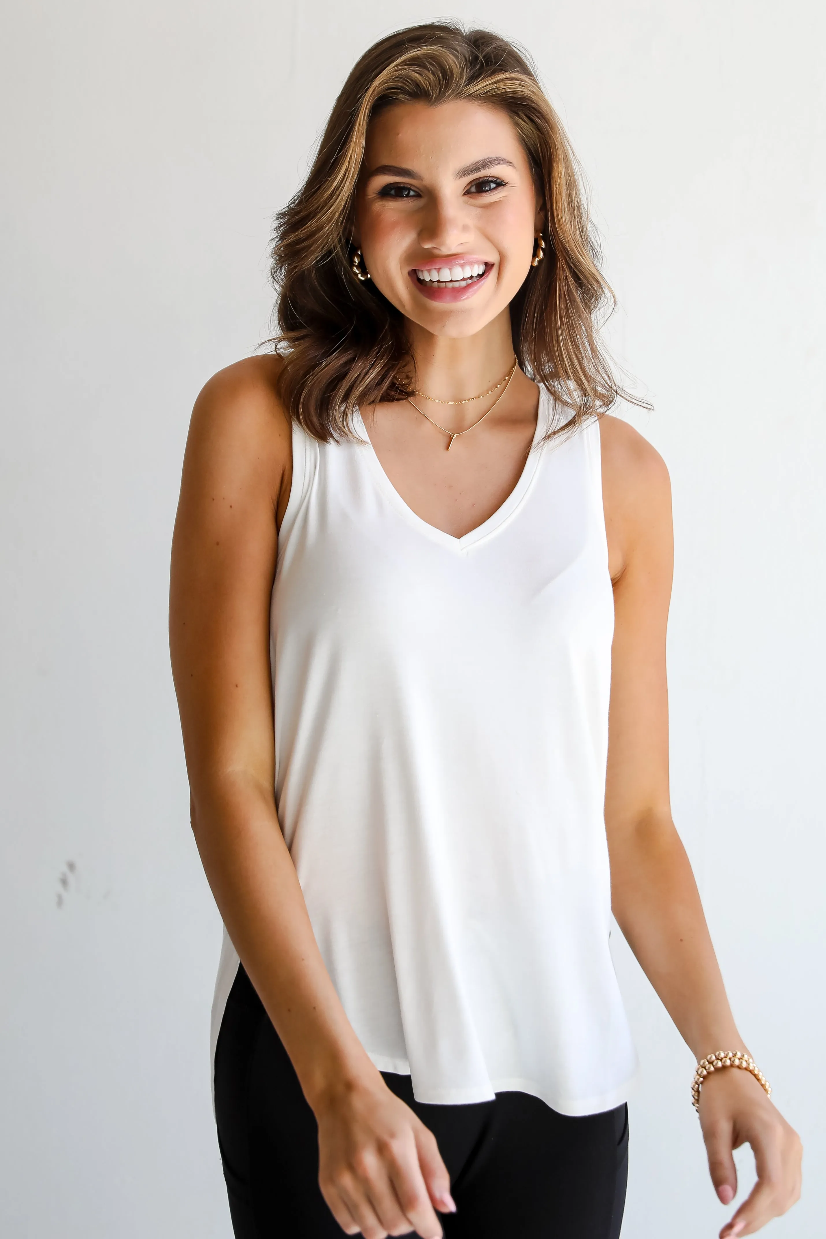 Lilly Everyday White Tank - DU DEAL